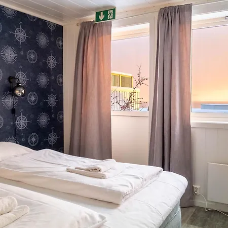 Lofoten - & Bed & Breakfast 3*