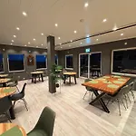 Oda ve Kahvaltı Lofoten - & Reine
