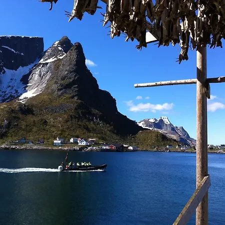 Lofoten - Rooms&apartments 3* Reine